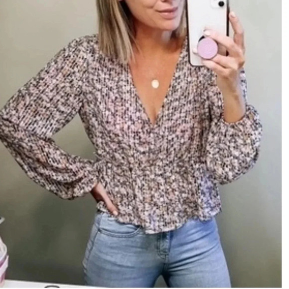 WAYF Metallic Stripe Floral Peplum Blouse
Size Small - Picture 3 of 3